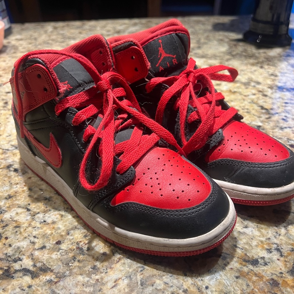 Nike Air Jordan 1 Mid Alternate Bred size 4